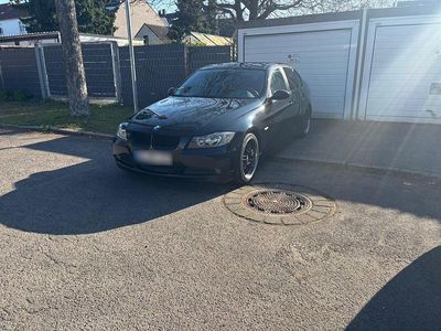 Gebraucht BMW 318 129 PS (94 kW) 2007 Schwarz Limousine