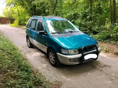 Gebraucht Mitsubishi Space Runner 122 PS (89 kW) 1996 Grün Van / Kleinbus
