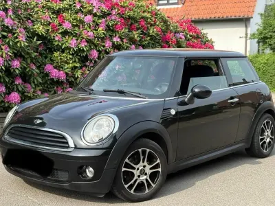 Käytetty Mini Cooper 75 HP (55 kW) 2009 Musta Viistoperä