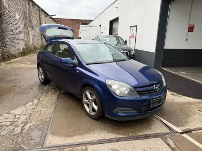 Occasion Opel Astra GTC 105 ch (77 kW) 2005 Bleue Berline