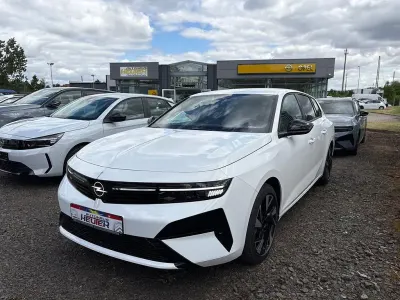 Neu Opel Astra 131 PS (96 kW) 2026 Weiß Kombi