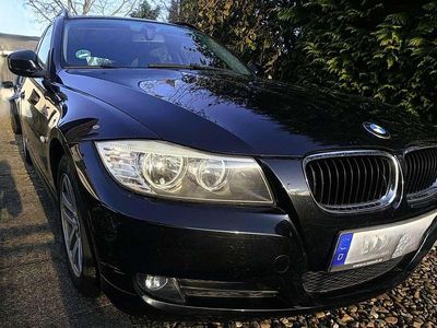 Schwarz Gebraucht 2009 BMW 318 Kombi | 3.500 € (Fairer Preis)