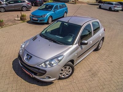 Gebraucht Peugeot 206 60 PS (44 kW) 2010 Silber Limousine