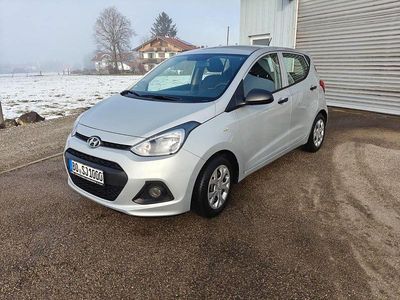 Silber Gebraucht 2015 Hyundai i10 Classic Kleinwagen | 6.000 € (Fairer Preis)
