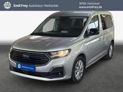 Neu Ford Tourneo Titanium 122 PS (89 kW) 2026 Silber Kombi