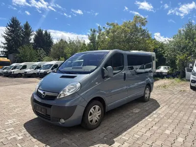 Używany Opel Vivaro Cosmo 145 KM (106 kW) 2008 Niebieski Minivan