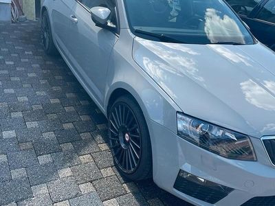 Gebraucht Skoda Octavia RS 184 PS (135 kW) 2015 Grau Kleinwagen