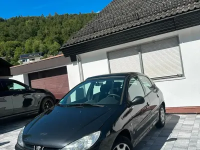 Gebraucht Peugeot 206 75 PS (55 kW) 2005 Schwarz Kleinwagen