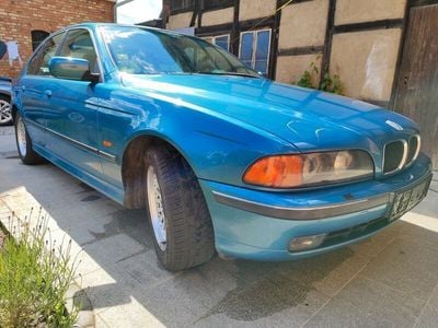 BMW 528