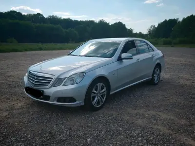 Gebraucht Mercedes E220 170 PS (125 kW) 2009 Silber Limousine