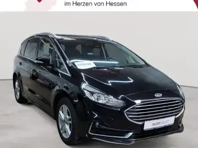 Käytetty Ford S-MAX Titanium 190 HP (139 kW) 2021 Musta Tila-auto