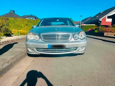 Gebraucht Mercedes C180 143 PS (105 kW) 2004 Silber Limousine