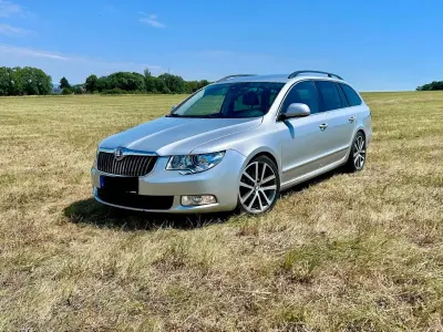 Gebraucht Skoda Superb Elegance 140 PS (102 kW) 2010 Silber Kombi