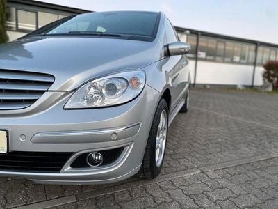 Gebraucht Mercedes B200 136 PS (100 kW) 2006 Silber Van / Kleinbus