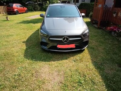 Mercedes B200
