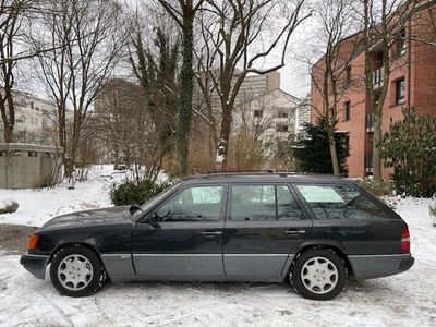 Gebraucht Mercedes 220 150 PS (110 kW) 1993 Schwarz Kombi
