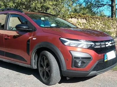 Usata Dacia Jogger Extreme 101 CV (74 kW) 2022 Marrone Monovolume
