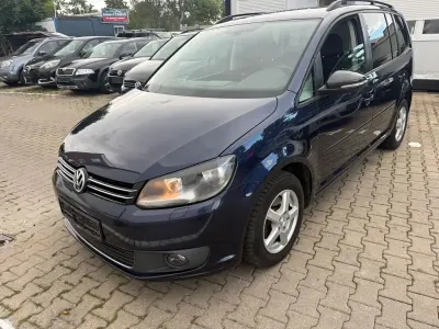 Gebraucht VW Touran Comfortline 105 PS (77 kW) 2014 Blau Van / Kleinbus