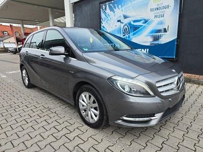 Gebraucht Mercedes B180 109 PS (80 kW) 2012 Grau Van / Kleinbus
