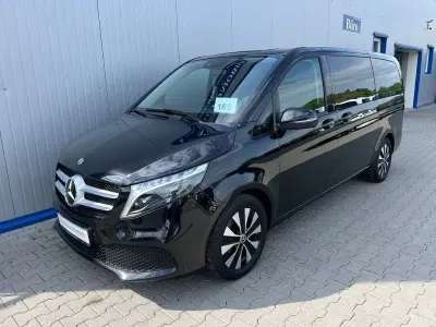 Gebraucht Mercedes V220 Sport 163 PS (119 kW) 2023 9197 lackfarbe obsidianschwa Van / Kleinbus