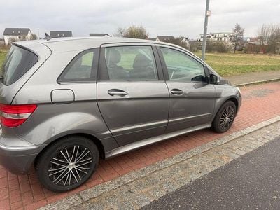 Usata Mercedes B200 136 CV (100 kW) 2010 Grigio Monovolume