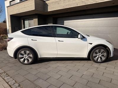 Gebraucht Tesla Model Y Standard Range 255 kW (347 PS) 2023 Weiß SUV