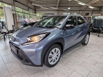 Neu Toyota Aygo X Business Edition 72 PS (52 kW) 2025 Grau SUV