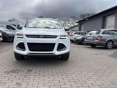 Gebraucht Ford Kuga Titanium 182 PS (133 kW) 2014 Frostweiß SUV