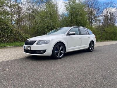 Gebraucht Skoda Octavia Elegance 180 PS (132 kW) 2013 Weiß Kombi