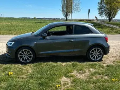 Gebraucht Audi A1 S-Line 125 PS (91 kW) 2015 Grau Kleinwagen