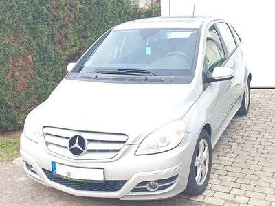 Silber Gebraucht 2009 Mercedes B180 Van / Kleinbus | 4.700 € (Guter Preis)