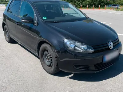 Gebraucht VW Golf VI 105 PS (77 kW) 2010 Schwarz Kleinwagen