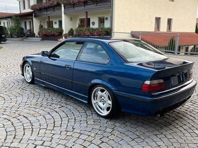 BMW 323