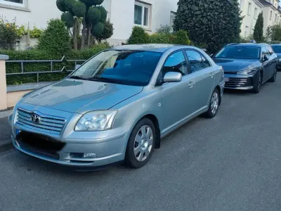 Gebraucht Toyota Avensis T2 129 PS (94 kW) 2003 Grün Kleinwagen