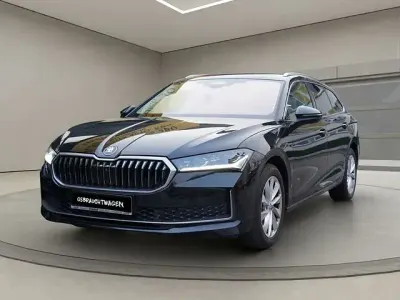 Gebraucht Skoda Superb Selection 193 PS (141 kW) 2024 Onyx schwarz metallic Kombi