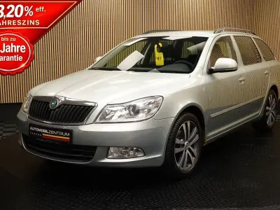 Gebraucht Skoda Octavia Ambition 105 PS (77 kW) 2012 Grün Kombi