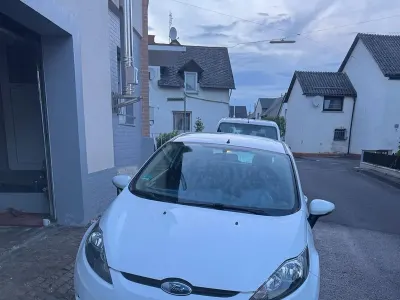 Gebraucht Ford Fiesta 84 PS (61 kW) 2009 Weiß Kombi