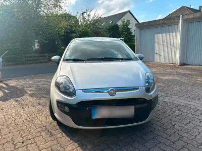 Gebraucht Fiat Punto 69 PS (50 kW) 2011 Silber Kleinwagen