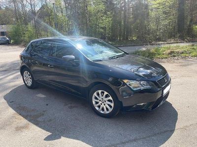 Używany Seat Leon 110 KM (80 kW) 2016 Czarny Sedan/Limuzyna