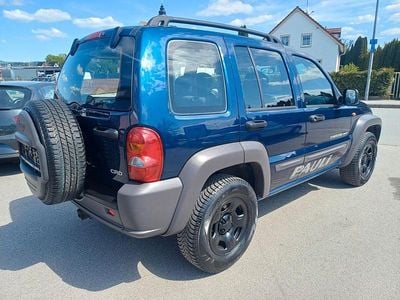 Second-hand Jeep Cherokee Sport 150 CP (110 kW) 2003 Albastru SUV