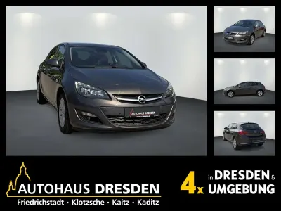 Używany Opel Astra Style 120 KM (88 kW) 2015 Szary Sedan/Limuzyna