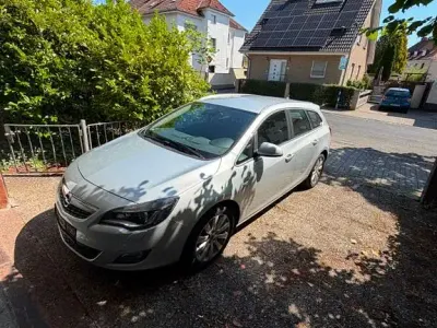 Gebraucht Opel Astra Sport 140 PS (102 kW) 2011 Grau Kombi