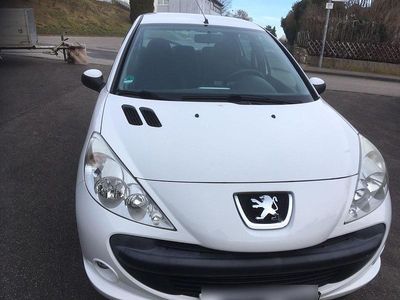 Gebraucht Peugeot 206+ 73 PS (53 kW) 2011 Weiß Kleinwagen