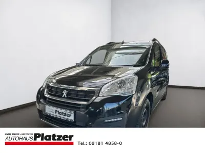 Gebraucht Peugeot Partner Tepee Allure 110 PS (80 kW) 2018 Schwarz Van / Kleinbus