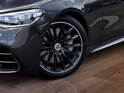 Grau Gebraucht 2023 Mercedes S580 AMG line Limousine | 129.500 €