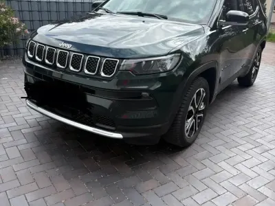 Gebraucht Jeep Compass Limited 131 PS (96 kW) 2021 Grün SUV