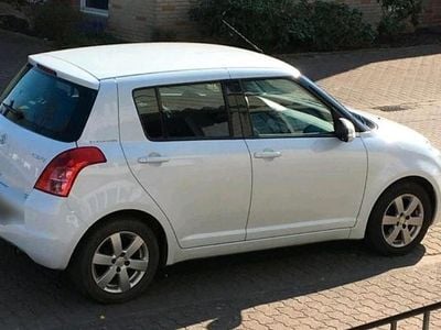 Gebraucht Suzuki Swift 92 PS (67 kW) 2009 Weiß Kleinwagen