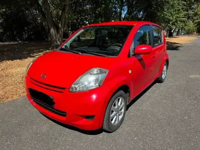 Gebraucht Daihatsu Sirion 103 PS (75 kW) 2009 Rot Kleinwagen