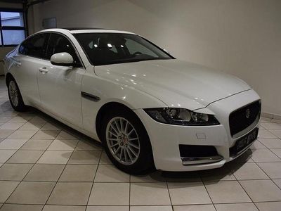 Gebraucht Jaguar XF 179 PS (131 kW) 2016 Weiß Limousine