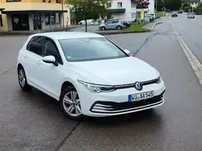 Gebraucht VW Golf VII Life 150 PS (110 kW) 2020 Weiß Limousine